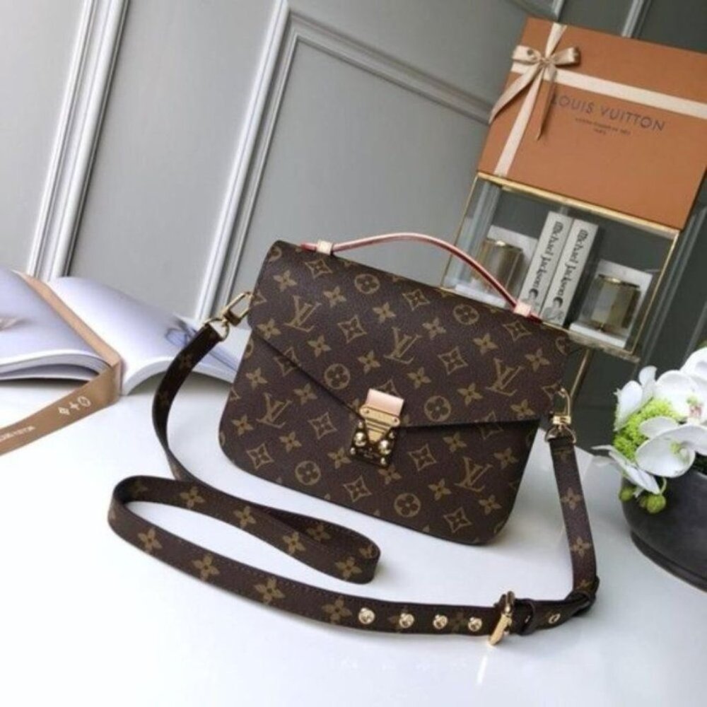 Louis Vuitton Pochette Metis Monogram - Picture 1 of 7
